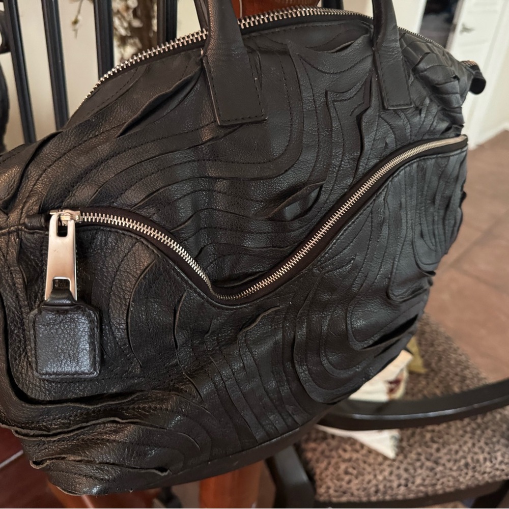 Marc Jacobs Black Laser Cut Wave Satchel Handbag - Picture 5 of 11